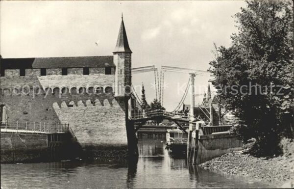 Zierikzee Zuid Havenpoort Doorkijk Oude Haven Zug
