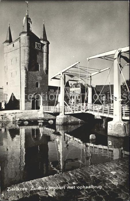 Zierikzee Zuidhavenpoort met ophaalbrug Zugbrücke