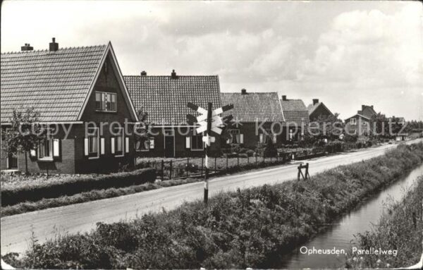 Opheusden Parallelweg Bachlauf