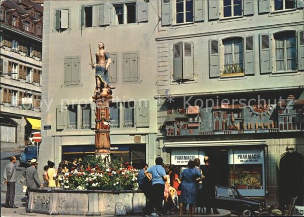 Lausanne VD Place Palud fontaine Justice horloge pa