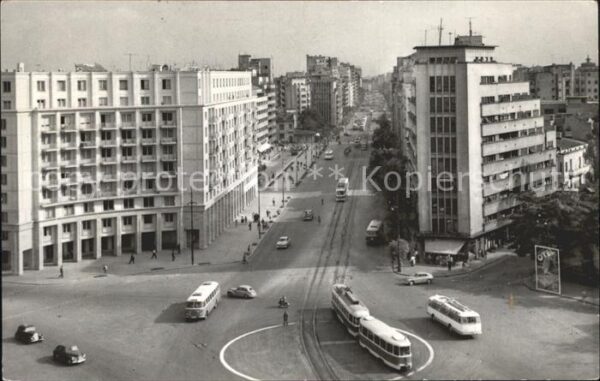 Bukarest Strassenpartie mit Strassenbahn