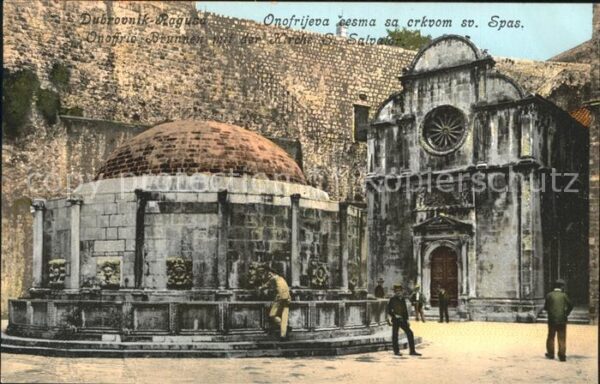 Dubrovnik Ragusa Onoffrio Brunnen mit der Kirche St Salv