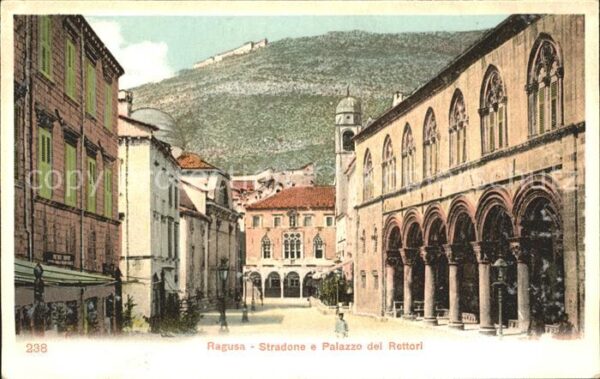 Ragusa Stradone e Palazzo dei Rettori