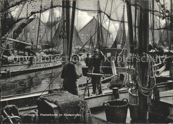 Ostfriesland Fischerboote im Hafen