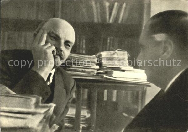 Politiker Lenin talking to the English Writer G.
