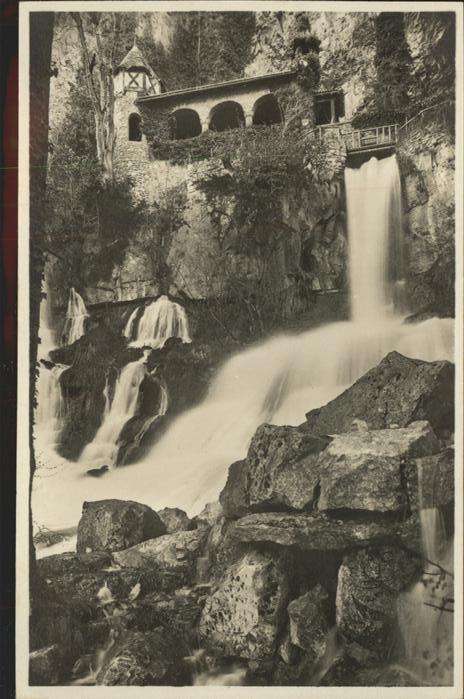 Beatushoehlen Wasserfälle mit Kreuzgang