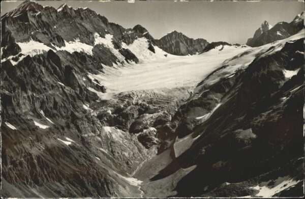 Loetschenpass Eiger Kandergletscher Blümlisalp