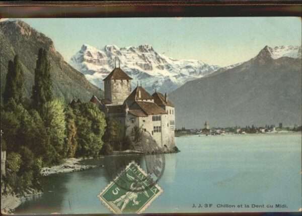 Chillon Chateau de Chillon et Dents du Midi Wal