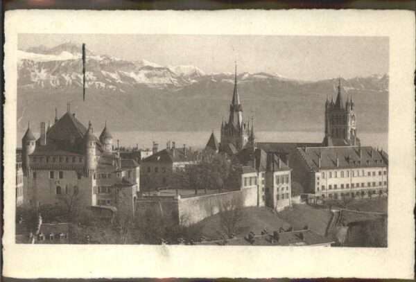 Lausanne VD Le Chateau La Cathedrale et les Alpes