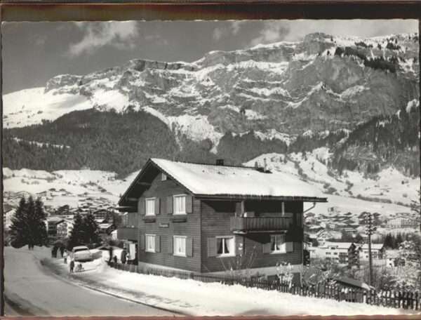 Flims Dorf Chalet Morgasunna mit Flimserstein