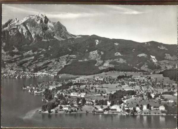 Kastanienbaum Gesamtansicht mit Pilatus