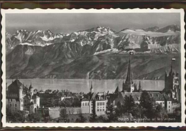 Lausanne VD Chateau cathedrale les Alpes de Savoie
