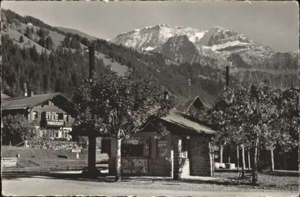 Lenk Simmental Bahnhofplatz mit Wildstrubel Berner Obe