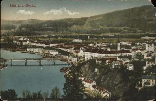 Linz Donau Blick über die Stadt Donau Brücke