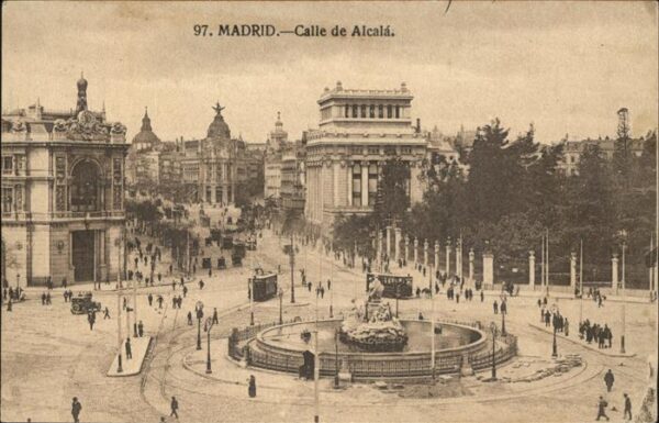 Madrid Spain Calle de Alcala Brunnen Strassenbahn