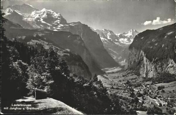 Lauterbrunnental Lauterbrunnen mit Jungfrau und Breithor