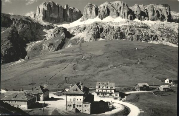 Passo Pordoi Alb. Maria e Savoja Gruppo Sella Dolomi