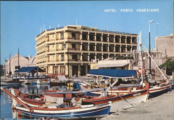 Canea Chania Hotel Porto Veneziano Fischerboot Hafen