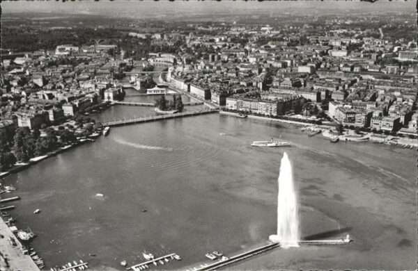 Geneve GE Vue aerienne du jet d_eau Rade et la Vi