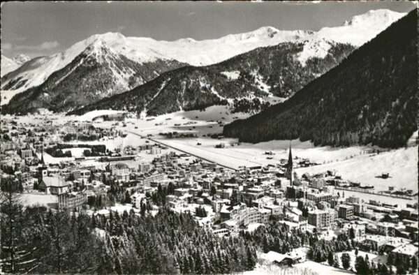 Davos GR Blick gegen Seehorn Pischahorn Bühlenbe