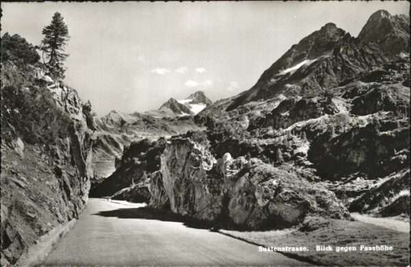 Goeschenen Sustenstrasse Blick gegen Passhöhe