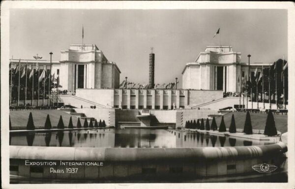 Exposition Internationale Paris 1937 Les Bassins du Trocadero