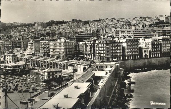 Alger Algerien Vue generale et Boulevard Amiral Pierre