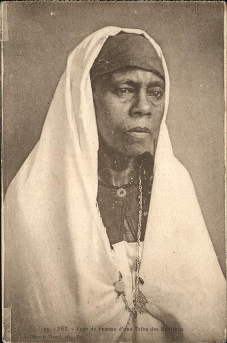 Maroc Marokko Type de Femme d_une Tribu des Environs
