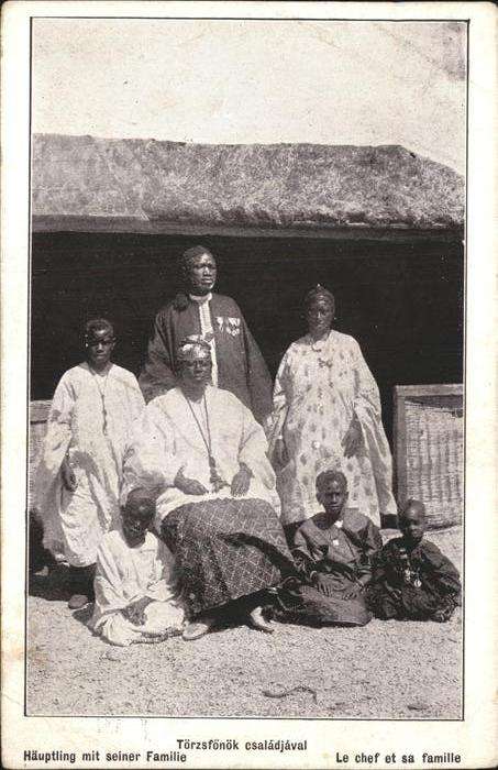 Afrika Afrique Africa Häuptling mit seiner Familie