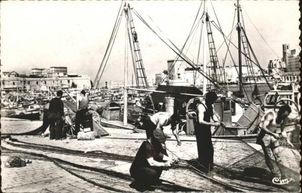 Fischerei Marseille Vieux Port Reparation Filets