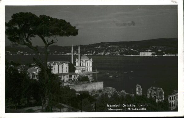 Istanbul Constantinopel Mosquee d_Ortakeuille Moschee