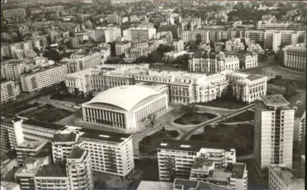 Bucuresti Piata Palatului Platz des Palais Fliege