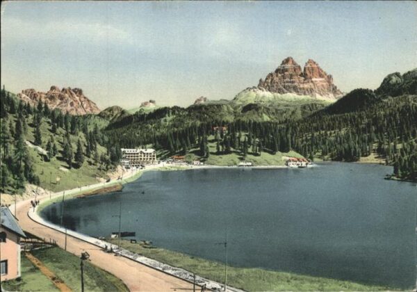 Dolomiti Lago di Misurina verso le Tre Cime di L