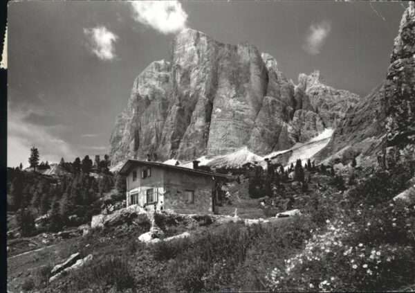 Dolomiti Rifugio Dibona Tofana di Rozes