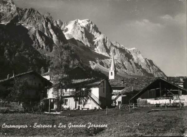 Courmayeur Entreves et les Grandes Jorasses