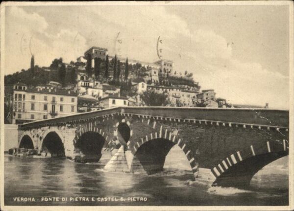 Verona Veneto Ponte di Pietra e Castel Pietro