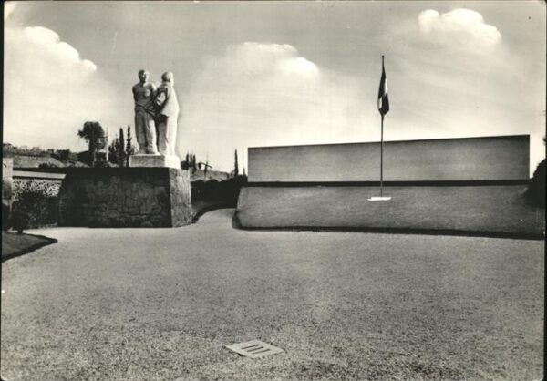 Rom Roma Mausoleo Ardeatino vista dal Piazzale