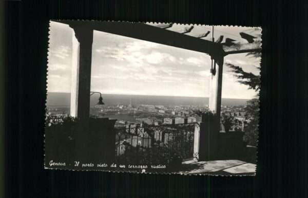 Genova Genua Liguria Il porto visto da un terrasso rustico