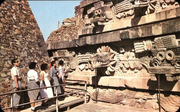 Teotihuacan Templo de Quetzalcoatl Ruinen prähistor