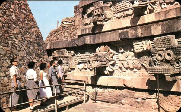 Teotihuacan Templo de Quetzalcoatl Ruinen prähistor