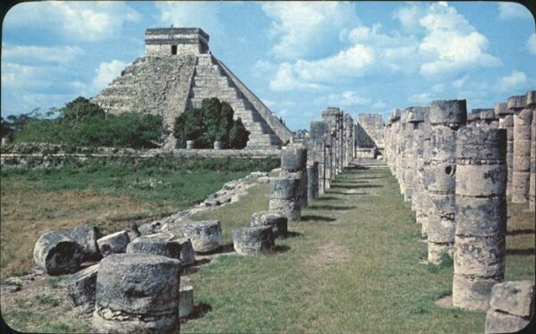 Chichen Itza El Templo de las Mil Columnas y el Cast