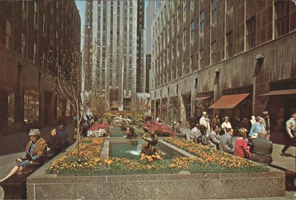 Manhattan New York Channel Gardens of Rockefeller Center