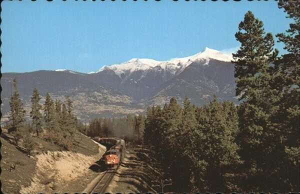 Valemount Cedar Crossing train Mount Robson Valle
