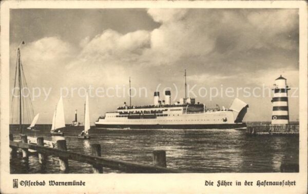 Faehre Ferry Bac Traghetto-- Leuchtturm Warnemünde