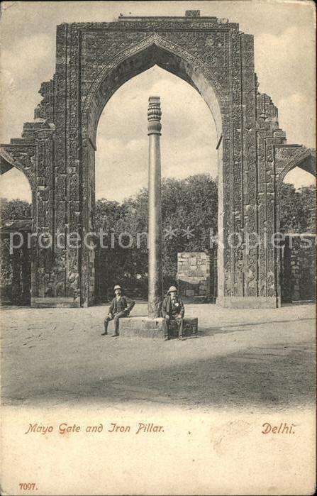 Neu-Delhi Mayo Gate and Jron Pillar