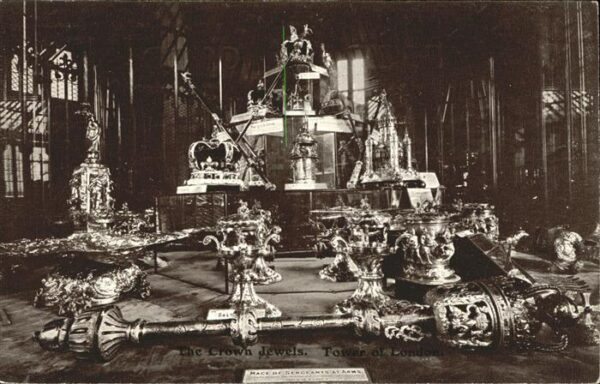 Krone Koenigshaeuser King Edward VII Tower Wakefield London