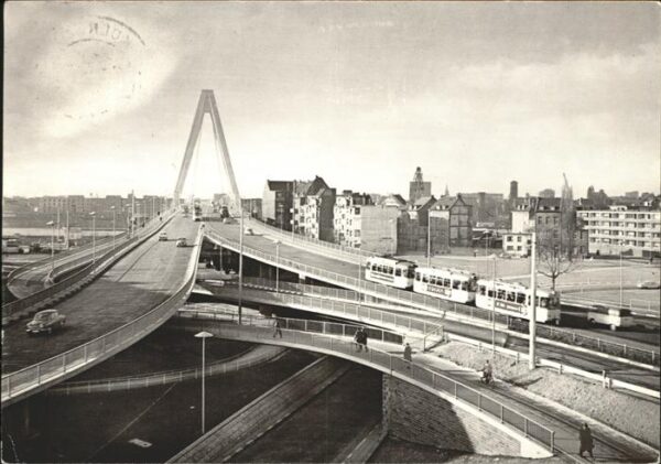 Strassenbahn Severinsbrücke Köln