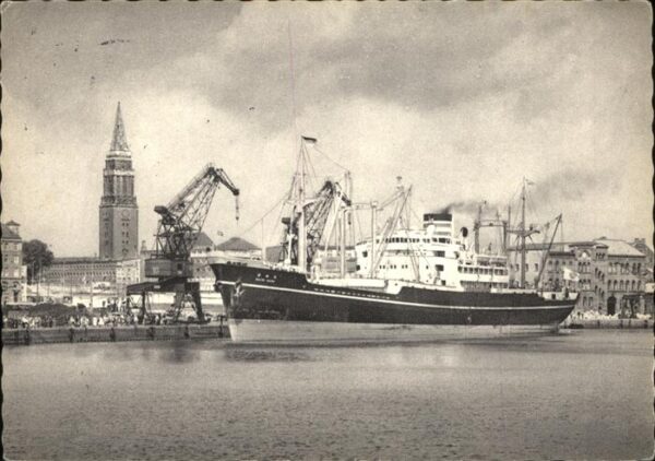 Dampfer Oceanliner Kiel Rathausturm
