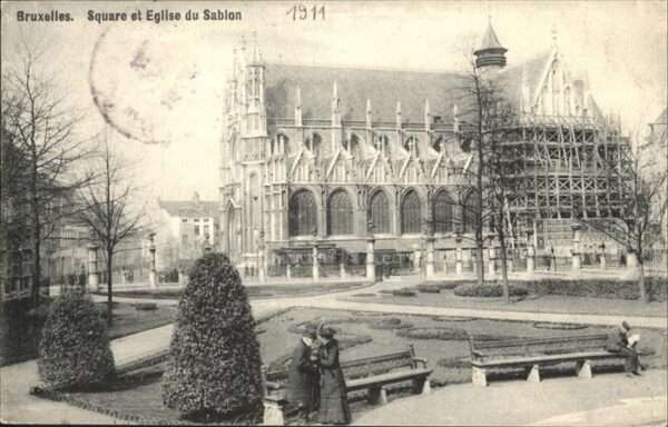 Bruxelles Bruessel Square et Eglise du Sablon Flandre