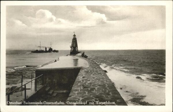 Swinemuende Ostseebad Westpommern Osternothafen Ostmolenkopf mit Torpedob
